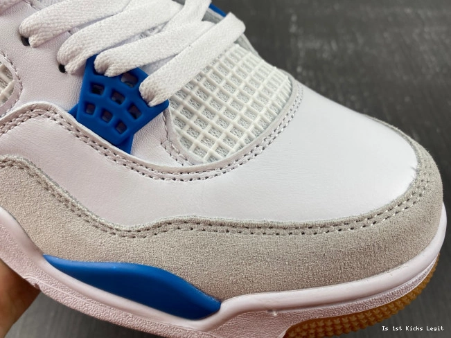 SB 4 Retro Jordan DR5415-104 0629